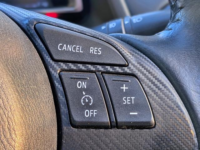 デミオ ＸＤツーリング　Ｌパッケージ　６ＭＴ／衝突軽減／純ナビ／ハーフレザー／ＨＵＤ／ＥＴＣ／クルコン／フルセグ／ＢＴ／オートＡＣ／ＬＥＤヘッド／フォグ／オートライト／ＶＤＣ／アイドリングＳＴＯＰ／純１６ＡＷ／ステリモ／リアスポイラー（9枚目）