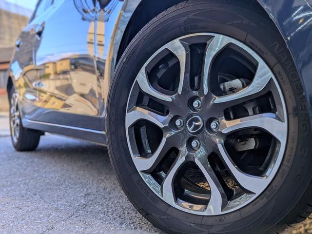 デミオ ＸＤツーリング　Ｌパッケージ　６ＭＴ／衝突軽減／純ナビ／ハーフレザー／ＨＵＤ／ＥＴＣ／クルコン／フルセグ／ＢＴ／オートＡＣ／ＬＥＤヘッド／フォグ／オートライト／ＶＤＣ／アイドリングＳＴＯＰ／純１６ＡＷ／ステリモ／リアスポイラー（13枚目）