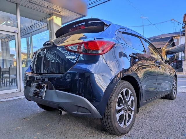 デミオ ＸＤツーリング　Ｌパッケージ　６ＭＴ／衝突軽減／純ナビ／ハーフレザー／ＨＵＤ／ＥＴＣ／クルコン／フルセグ／ＢＴ／オートＡＣ／ＬＥＤヘッド／フォグ／オートライト／ＶＤＣ／アイドリングＳＴＯＰ／純１６ＡＷ／ステリモ／リアスポイラー（16枚目）