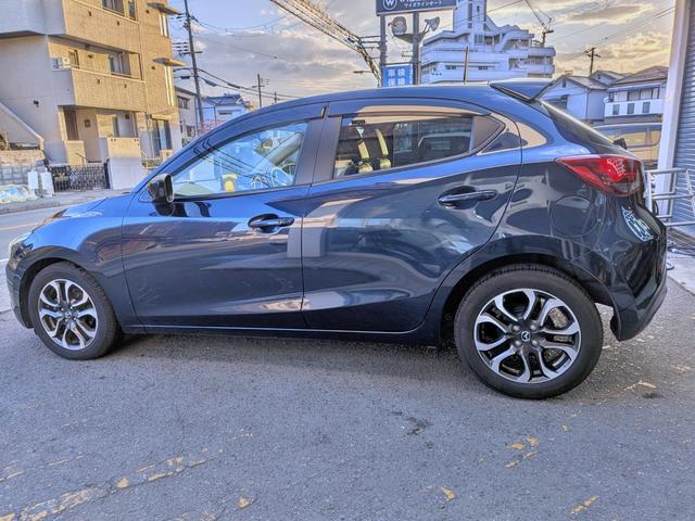 デミオ ＸＤツーリング　Ｌパッケージ　６ＭＴ／衝突軽減／純ナビ／ハーフレザー／ＨＵＤ／ＥＴＣ／クルコン／フルセグ／ＢＴ／オートＡＣ／ＬＥＤヘッド／フォグ／オートライト／ＶＤＣ／アイドリングＳＴＯＰ／純１６ＡＷ／ステリモ／リアスポイラー（19枚目）