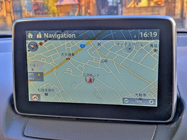 デミオ ＸＤツーリング　Ｌパッケージ　６ＭＴ／衝突軽減／純ナビ／ハーフレザー／ＨＵＤ／ＥＴＣ／クルコン／フルセグ／ＢＴ／オートＡＣ／ＬＥＤヘッド／フォグ／オートライト／ＶＤＣ／アイドリングＳＴＯＰ／純１６ＡＷ／ステリモ／リアスポイラー（25枚目）