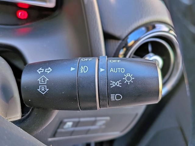 デミオ ＸＤツーリング　Ｌパッケージ　６ＭＴ／衝突軽減／純ナビ／ハーフレザー／ＨＵＤ／ＥＴＣ／クルコン／フルセグ／ＢＴ／オートＡＣ／ＬＥＤヘッド／フォグ／オートライト／ＶＤＣ／アイドリングＳＴＯＰ／純１６ＡＷ／ステリモ／リアスポイラー（35枚目）