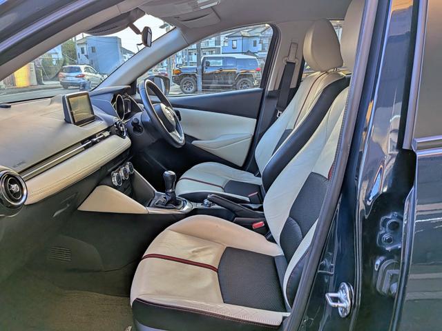 デミオ ＸＤツーリング　Ｌパッケージ　６ＭＴ／衝突軽減／純ナビ／ハーフレザー／ＨＵＤ／ＥＴＣ／クルコン／フルセグ／ＢＴ／オートＡＣ／ＬＥＤヘッド／フォグ／オートライト／ＶＤＣ／アイドリングＳＴＯＰ／純１６ＡＷ／ステリモ／リアスポイラー（45枚目）