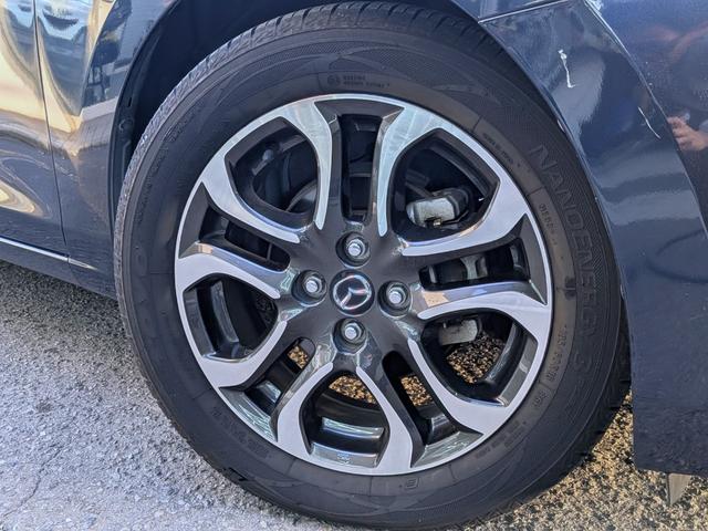 デミオ ＸＤツーリング　Ｌパッケージ　６ＭＴ／衝突軽減／純ナビ／ハーフレザー／ＨＵＤ／ＥＴＣ／クルコン／フルセグ／ＢＴ／オートＡＣ／ＬＥＤヘッド／フォグ／オートライト／ＶＤＣ／アイドリングＳＴＯＰ／純１６ＡＷ／ステリモ／リアスポイラー（60枚目）