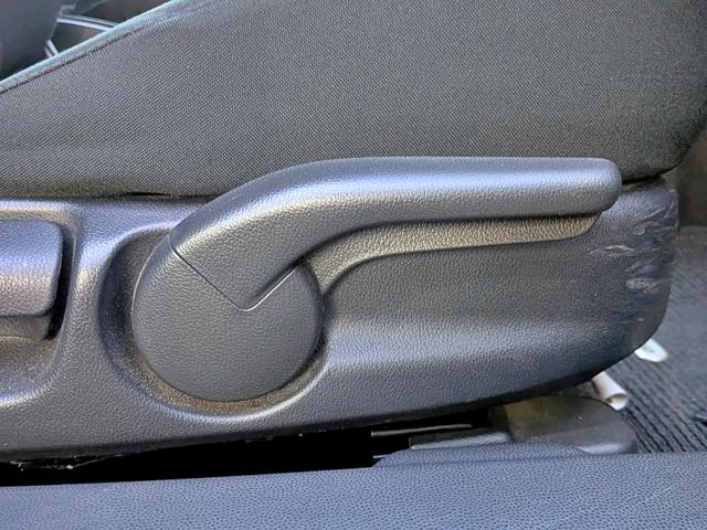 デミオ スポルト 5MT/USB/禁煙/ETC/HID/純16AW/キーレス/AUX/フォグ/電格ミラー/バニティミラー/エアコン/シートリフター/トノカバー(9枚目)