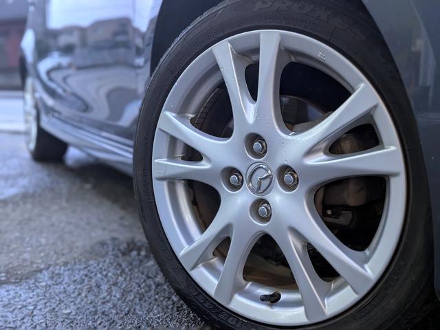 デミオ スポルト 5MT/USB/禁煙/ETC/HID/純16AW/キーレス/AUX/フォグ/電格ミラー/バニティミラー/エアコン/シートリフター/トノカバー(11枚目)