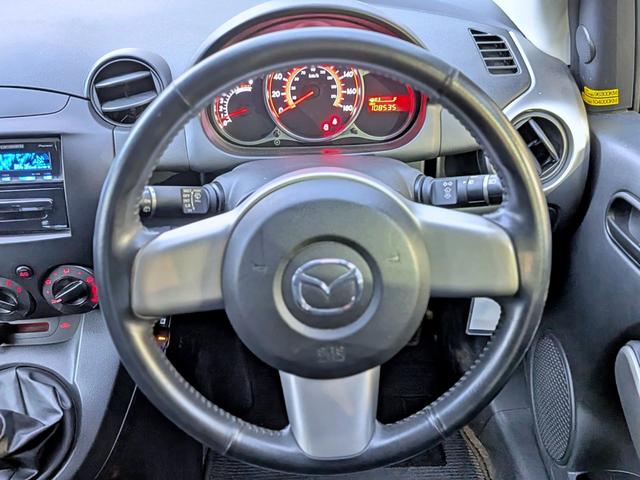 デミオ スポルト 5MT/USB/禁煙/ETC/HID/純16AW/キーレス/AUX/フォグ/電格ミラー/バニティミラー/エアコン/シートリフター/トノカバー(21枚目)