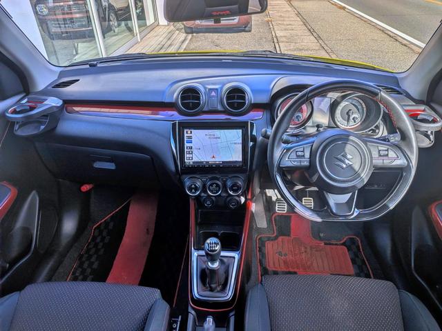 スイフトスポーツ ベースグレード　６ＭＴ／８型ナビ／ＢＴ／クルコン／シートヒーター／フルセグ／ＤＶＤ／ＵＳＢ／Ｍサーバ／オートＡＣ／純１７ＡＷ／ＥＴＣ／スマートキー／ＥＳＰ／ＬＥＤヘッド／フォグ／オートライト／ステリモ／シートリフター（5枚目）