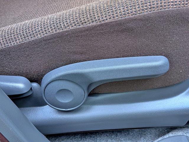 アルトラパン Ｘ　スマートキー／純ＣＤ／純１４ＡＷ／禁煙／エアコン／シートリフター／ドリンクホルダー／バニティミラー／ベンチシート／ウィンカーミラー／ヘッドライトレベライザー（9枚目）