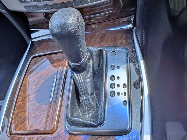 フーガ ２５０ＧＴ　Ａパッケージ　純マルチナビフルセグ／ハーフレザー電動シート／Ｂ・Ｓカメラ／クルコン／ＢＴ／ＨＩＤ／ＥＴＣ／ステリモ／電動シート／デュアルＡＡＣ／スマートキー／純１８ＡＷ／ＣＤ／ＤＶＤ／ＵＳＢ／Ｍサーバ／フォグ（34枚目）