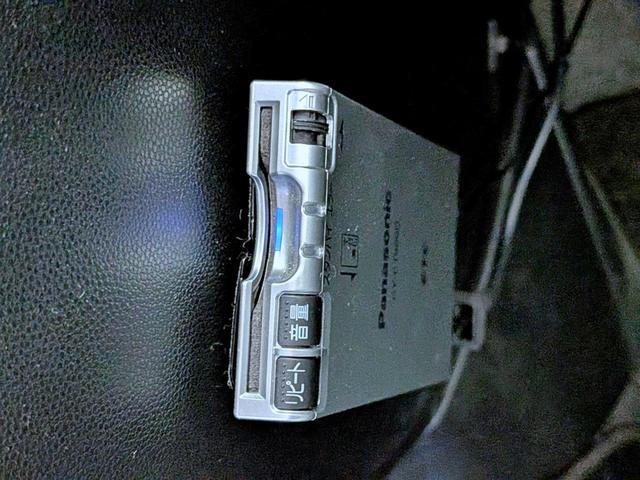 プレマシー ２０Ｅ　純ナビフルセグ／両側電動／Ｂカメラ／ＥＴＣ／ＨＩＤ／ＢＴ／スマートキー／禁煙／ステリモ／ＤＳＣ／アイドリングＳＴＯＰ／純正ルーフキャリア／オートＡＣ／ＤＳＣ／フォグ／オートライト（10枚目）
