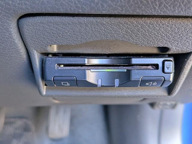 インプレッサ ２０Ｓ　メモリナビ地デジ／ＢＴ／Ｂカメラ／ＨＩＤ／スマートキー／禁煙／ＥＴＣ／フォグ／オートＡＣ／オートコーナーポール／シートリフター／バニティミラー／電格ミラー／トノカバー／１６ＡＷ（9枚目）