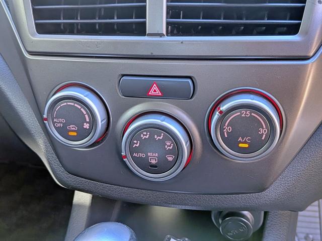 インプレッサ ２０Ｓ　メモリナビ地デジ／ＢＴ／Ｂカメラ／ＨＩＤ／スマートキー／禁煙／ＥＴＣ／フォグ／オートＡＣ／オートコーナーポール／シートリフター／バニティミラー／電格ミラー／トノカバー／１６ＡＷ（10枚目）