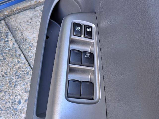 インプレッサ ２０Ｓ　メモリナビ地デジ／ＢＴ／Ｂカメラ／ＨＩＤ／スマートキー／禁煙／ＥＴＣ／フォグ／オートＡＣ／オートコーナーポール／シートリフター／バニティミラー／電格ミラー／トノカバー／１６ＡＷ（36枚目）