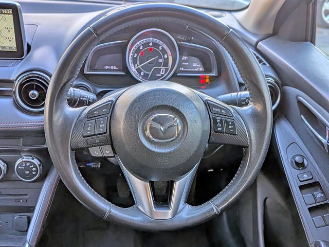 デミオ ＸＤツーリング　６ＭＴ／衝突軽減／純ナビフルセグ／クルコン／コーナーセンサー／ＢＴ／ＡＵＸ／ＵＳＢ／ＬＥＤヘッド／フォグ／オートライト／オートＡＣ／ＥＴＣ／純１６ＡＷ／ＶＤＣ／ステリモ／シートリフター／ＨＵＤ（5枚目）