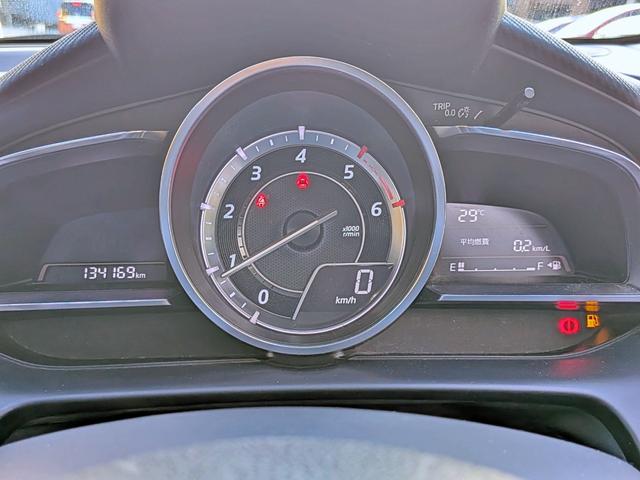デミオ ＸＤツーリング　６ＭＴ／衝突軽減／純ナビフルセグ／クルコン／コーナーセンサー／ＢＴ／ＡＵＸ／ＵＳＢ／ＬＥＤヘッド／フォグ／オートライト／オートＡＣ／ＥＴＣ／純１６ＡＷ／ＶＤＣ／ステリモ／シートリフター／ＨＵＤ（32枚目）