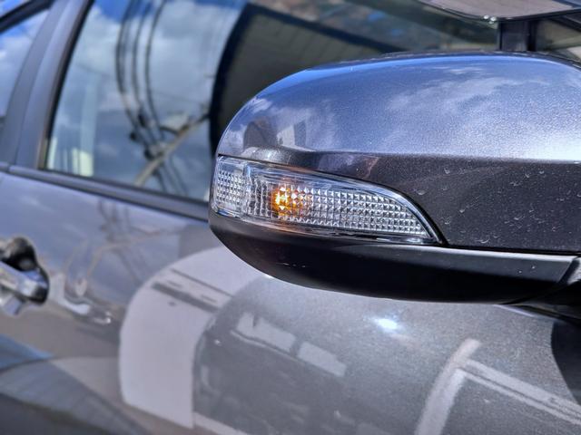 アクア Ｓ　純ナビフルセグ／ＢＴ／ＥＴＣ／スマートキー／純１５ＡＷ／ＣＤ／ＤＶＤ／Ｍサーバー／オートＡＣ／シートリフター／バニティミラー／ウィンカーミラー／オートライト（21枚目）