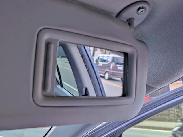 アクア Ｓ　純ナビフルセグ／ＢＴ／ＥＴＣ／スマートキー／純１５ＡＷ／ＣＤ／ＤＶＤ／Ｍサーバー／オートＡＣ／シートリフター／バニティミラー／ウィンカーミラー／オートライト（36枚目）