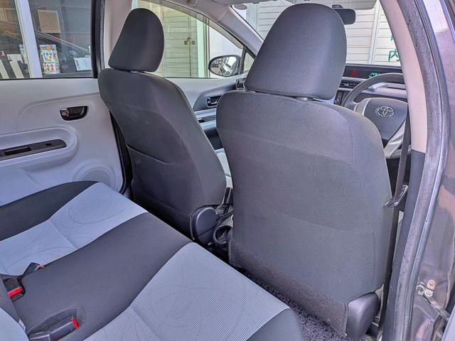 アクア Ｓ　純ナビフルセグ／ＢＴ／ＥＴＣ／スマートキー／純１５ＡＷ／ＣＤ／ＤＶＤ／Ｍサーバー／オートＡＣ／シートリフター／バニティミラー／ウィンカーミラー／オートライト（45枚目）