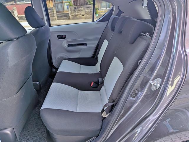 アクア Ｓ　純ナビフルセグ／ＢＴ／ＥＴＣ／スマートキー／純１５ＡＷ／ＣＤ／ＤＶＤ／Ｍサーバー／オートＡＣ／シートリフター／バニティミラー／ウィンカーミラー／オートライト（49枚目）