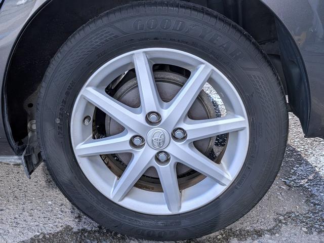 アクア Ｓ　純ナビフルセグ／ＢＴ／ＥＴＣ／スマートキー／純１５ＡＷ／ＣＤ／ＤＶＤ／Ｍサーバー／オートＡＣ／シートリフター／バニティミラー／ウィンカーミラー／オートライト（55枚目）