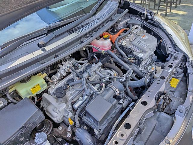 アクア Ｓ　純ナビフルセグ／ＢＴ／ＥＴＣ／スマートキー／純１５ＡＷ／ＣＤ／ＤＶＤ／Ｍサーバー／オートＡＣ／シートリフター／バニティミラー／ウィンカーミラー／オートライト（59枚目）