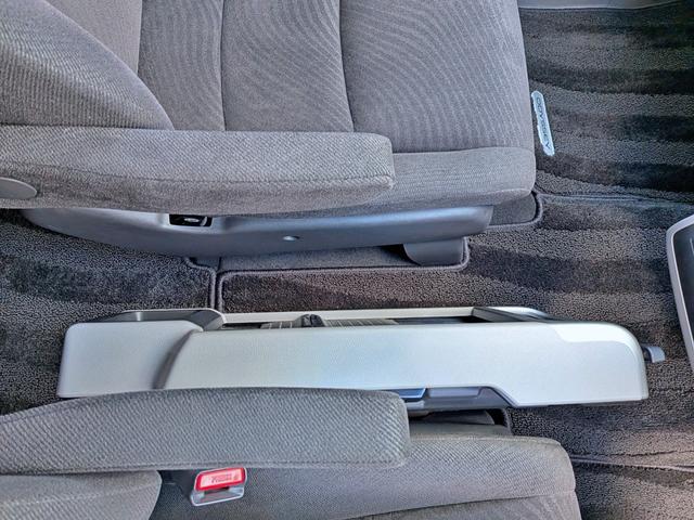 オデッセイ Ｍ　純ナビ地デジ／Ｂカメラ／ＥＴＣ／ＨＩＤ／Ｂカメラ／禁煙／ＵＳＢ／ＲＣＡ入力／オート＆リアＡＣ／オートライト／ＶＳＡ／ＥＣＯＮモード／シートリフター／バニティミラー／ウィンカーミラー／Ｍサーバー／ＤＶＤ（36枚目）