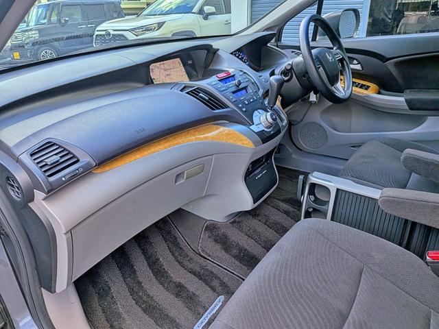 オデッセイ Ｍ　純ナビ地デジ／Ｂカメラ／ＥＴＣ／ＨＩＤ／Ｂカメラ／禁煙／ＵＳＢ／ＲＣＡ入力／オート＆リアＡＣ／オートライト／ＶＳＡ／ＥＣＯＮモード／シートリフター／バニティミラー／ウィンカーミラー／Ｍサーバー／ＤＶＤ（43枚目）