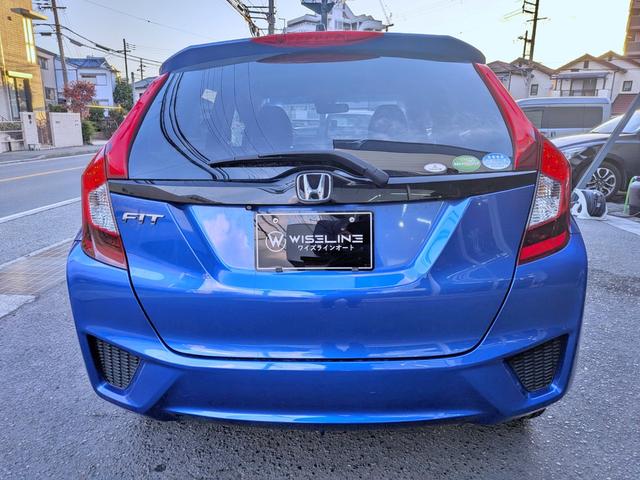 フィット １３Ｇ・Ｆパッケージ　衝突軽減／ナビフルセグ／スマート鍵／禁煙／ＢＴ／アイドリングストップ／ＥＴＣ／ＶＳＡ／ＥＣＯＮモード／チップアップシート／オートＡＣ／バニティミラー／ウィンカーミラー（16枚目）