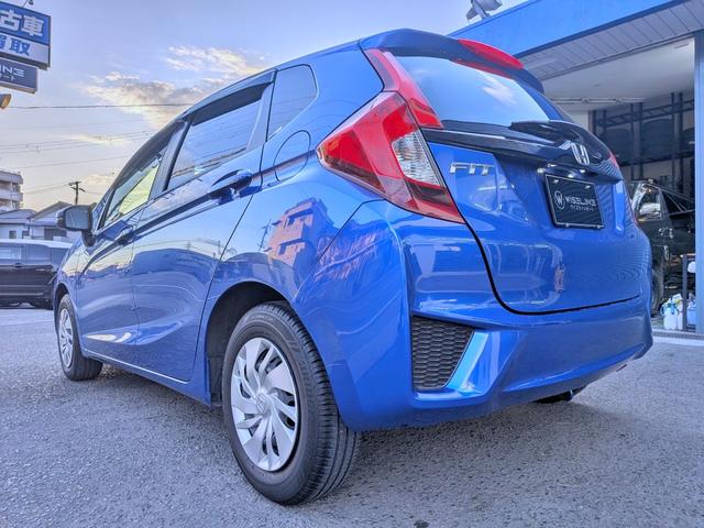 フィット １３Ｇ・Ｆパッケージ　衝突軽減／ナビフルセグ／スマート鍵／禁煙／ＢＴ／アイドリングストップ／ＥＴＣ／ＶＳＡ／ＥＣＯＮモード／チップアップシート／オートＡＣ／バニティミラー／ウィンカーミラー（17枚目）