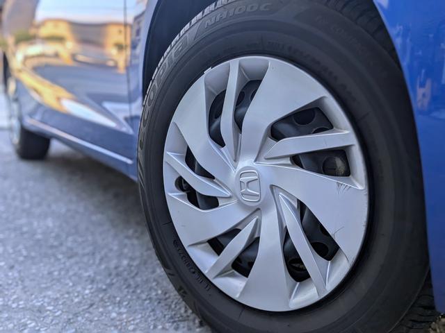 フィット １３Ｇ・Ｆパッケージ　衝突軽減／ナビフルセグ／スマート鍵／禁煙／ＢＴ／アイドリングストップ／ＥＴＣ／ＶＳＡ／ＥＣＯＮモード／チップアップシート／オートＡＣ／バニティミラー／ウィンカーミラー（22枚目）