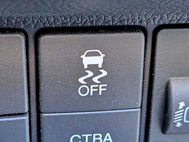 フィット １３Ｇ・Ｆパッケージ　衝突軽減／ナビフルセグ／スマート鍵／禁煙／ＢＴ／アイドリングストップ／ＥＴＣ／ＶＳＡ／ＥＣＯＮモード／チップアップシート／オートＡＣ／バニティミラー／ウィンカーミラー（31枚目）