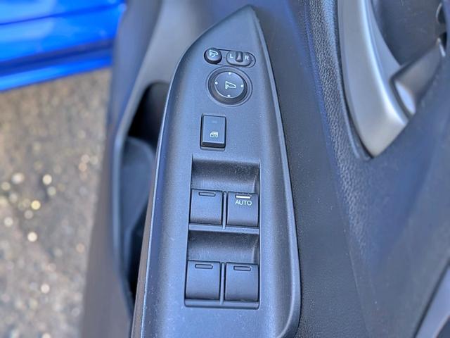 フィット １３Ｇ・Ｆパッケージ　衝突軽減／ナビフルセグ／スマート鍵／禁煙／ＢＴ／アイドリングストップ／ＥＴＣ／ＶＳＡ／ＥＣＯＮモード／チップアップシート／オートＡＣ／バニティミラー／ウィンカーミラー（43枚目）