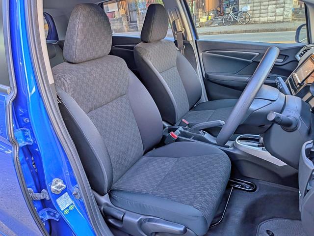 フィット １３Ｇ・Ｆパッケージ　衝突軽減／ナビフルセグ／スマート鍵／禁煙／ＢＴ／アイドリングストップ／ＥＴＣ／ＶＳＡ／ＥＣＯＮモード／チップアップシート／オートＡＣ／バニティミラー／ウィンカーミラー（47枚目）