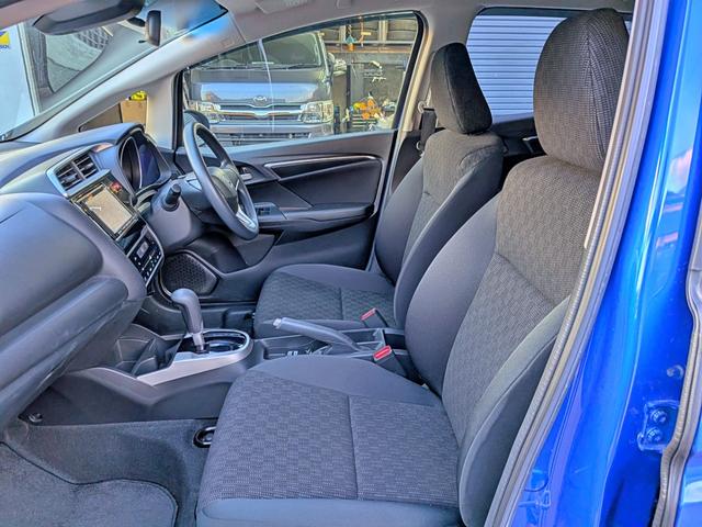 フィット １３Ｇ・Ｆパッケージ　衝突軽減／ナビフルセグ／スマート鍵／禁煙／ＢＴ／アイドリングストップ／ＥＴＣ／ＶＳＡ／ＥＣＯＮモード／チップアップシート／オートＡＣ／バニティミラー／ウィンカーミラー（49枚目）