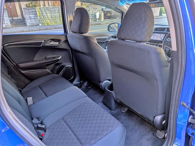 フィット １３Ｇ・Ｆパッケージ　衝突軽減／ナビフルセグ／スマート鍵／禁煙／ＢＴ／アイドリングストップ／ＥＴＣ／ＶＳＡ／ＥＣＯＮモード／チップアップシート／オートＡＣ／バニティミラー／ウィンカーミラー（51枚目）