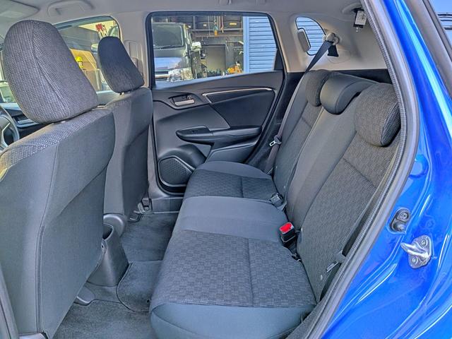 フィット １３Ｇ・Ｆパッケージ　衝突軽減／ナビフルセグ／スマート鍵／禁煙／ＢＴ／アイドリングストップ／ＥＴＣ／ＶＳＡ／ＥＣＯＮモード／チップアップシート／オートＡＣ／バニティミラー／ウィンカーミラー（55枚目）