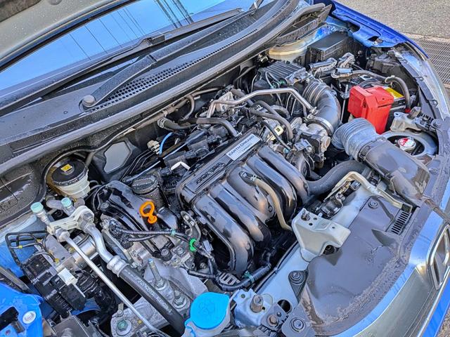 フィット １３Ｇ・Ｆパッケージ　衝突軽減／ナビフルセグ／スマート鍵／禁煙／ＢＴ／アイドリングストップ／ＥＴＣ／ＶＳＡ／ＥＣＯＮモード／チップアップシート／オートＡＣ／バニティミラー／ウィンカーミラー（66枚目）