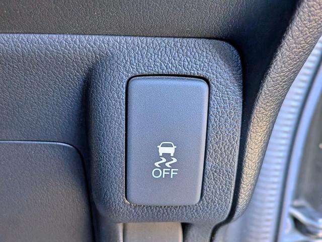 Ｎ－ＢＯＸカスタム Ｇ　ＳＳパッケージ　ナビフルセグ／両側電動／ＨＩＤ／Ｂカメラ／ＥＴＣ／ＵＳＢ／スマート鍵／オートＡＣ／フォグ／ステリモ／ＶＳＡ／ＥＣＯＮモード／アイドリングＳＴＯＰ／ウィンカーミラー／純１４ＡＷ／チップアップシート（9枚目）