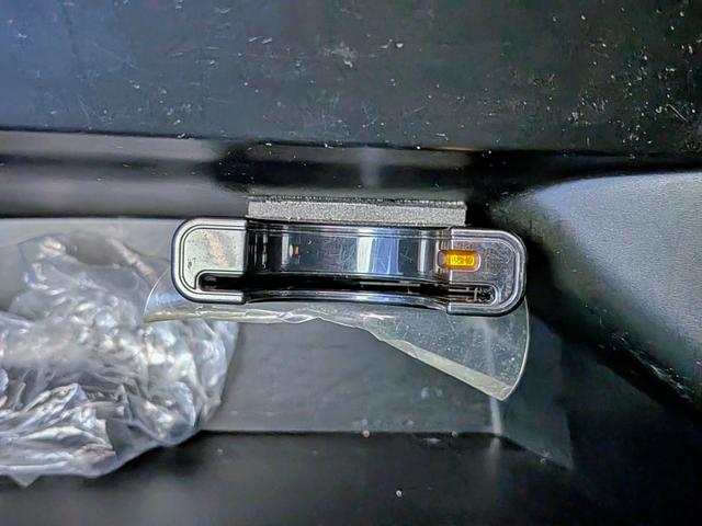 Ｎ－ＢＯＸカスタム Ｇ　ＳＳパッケージ　ナビフルセグ／両側電動／ＨＩＤ／Ｂカメラ／ＥＴＣ／ＵＳＢ／スマート鍵／オートＡＣ／フォグ／ステリモ／ＶＳＡ／ＥＣＯＮモード／アイドリングＳＴＯＰ／ウィンカーミラー／純１４ＡＷ／チップアップシート（11枚目）