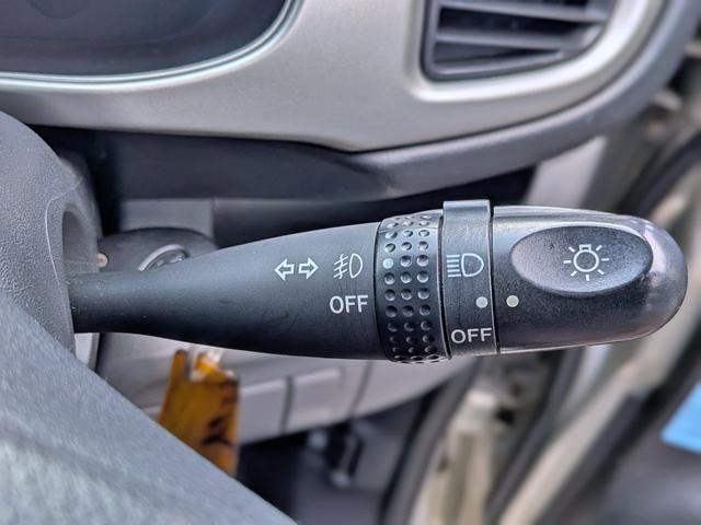 ステラ カスタムR 純HDDナビ/Bカメラ/キーレス/禁煙/HID/リアコーナーセンサー/CD/DVD/Mサーバー/フォグ/純14AW/ベンチシート/ウィンカーミラー/バニティミラー/エアコン(28枚目)