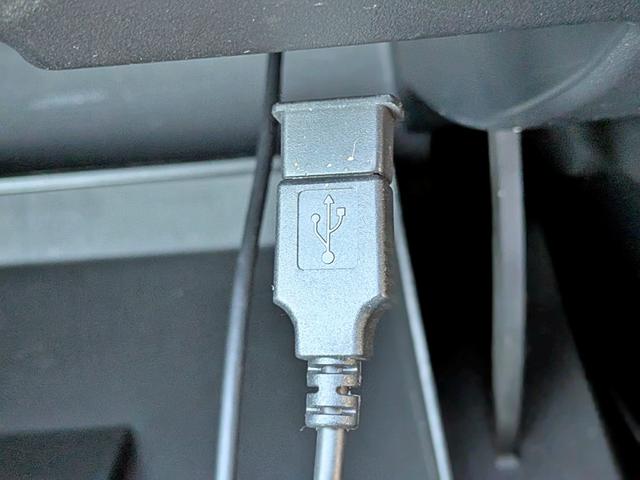 プレマシー ２０Ｓ　純ナビ地デジ／スマートキー／電動スライド／ＵＳＢ／ＨＩＤ／ＥＴＣ／ステリモ／ＶＤＣ／純１６ＡＷ／アイドリングストップ／Ｍサーバー／ＣＤ／ＤＶＤ／フォグ／オートライト／オートＡＣ／バニティミラー（29枚目）