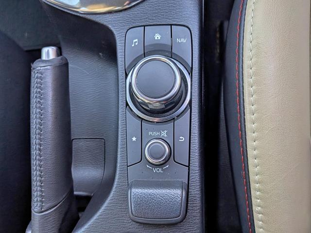 デミオ ＸＤツーリング　Ｌパッケージ　衝突軽減／１オーナー／ナビフルセグ／Ｂカメラ／ＨＵＤ／ＲＶＭ／クルコン／ＢＴ／ＵＳＢ／障害物センサー／ＶＤＣ／車線逸脱警報／パドルシフト／ＬＥＤヘッド／オートＡＣ／純１６ＡＷ／ＥＴＣ／白ハーフレザー（33枚目）