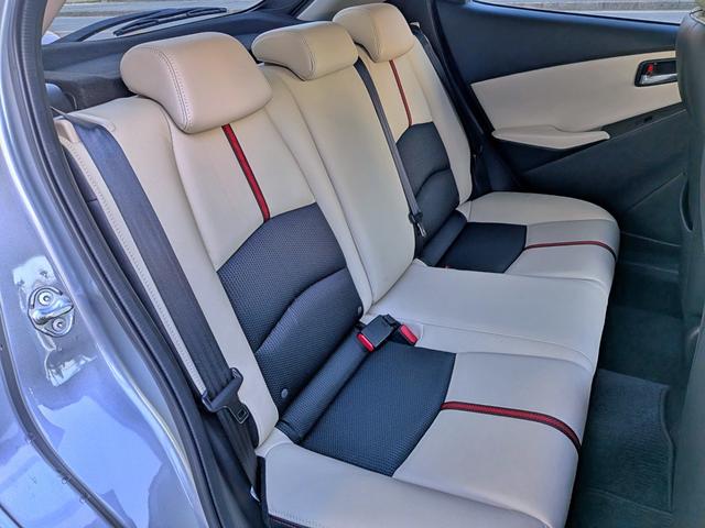 デミオ ＸＤツーリング　Ｌパッケージ　衝突軽減／１オーナー／ナビフルセグ／Ｂカメラ／ＨＵＤ／ＲＶＭ／クルコン／ＢＴ／ＵＳＢ／障害物センサー／ＶＤＣ／車線逸脱警報／パドルシフト／ＬＥＤヘッド／オートＡＣ／純１６ＡＷ／ＥＴＣ／白ハーフレザー（56枚目）