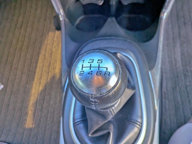 CR-Z α 6MT/ダウンサス/社外マフラー&ウィング/クルコン/スマートキー/ステリモ/HID/フォグ/オートライト/オートAC/CD/AUX/外17AW/外タワーバー/VSA/バニティミラー/ウィンカーミラー(6枚目)