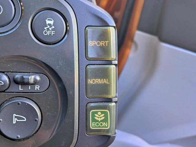 CR-Z α 6MT/ダウンサス/社外マフラー&ウィング/クルコン/スマートキー/ステリモ/HID/フォグ/オートライト/オートAC/CD/AUX/外17AW/外タワーバー/VSA/バニティミラー/ウィンカーミラー(30枚目)