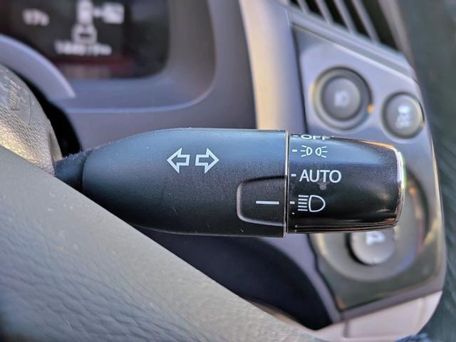 CR-Z α 6MT/ダウンサス/社外マフラー&ウィング/クルコン/スマートキー/ステリモ/HID/フォグ/オートライト/オートAC/CD/AUX/外17AW/外タワーバー/VSA/バニティミラー/ウィンカーミラー(32枚目)