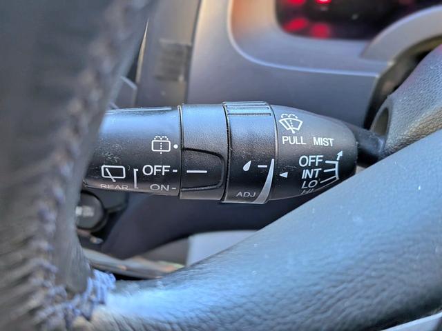 CR-Z α 6MT/ダウンサス/社外マフラー&ウィング/クルコン/スマートキー/ステリモ/HID/フォグ/オートライト/オートAC/CD/AUX/外17AW/外タワーバー/VSA/バニティミラー/ウィンカーミラー(33枚目)