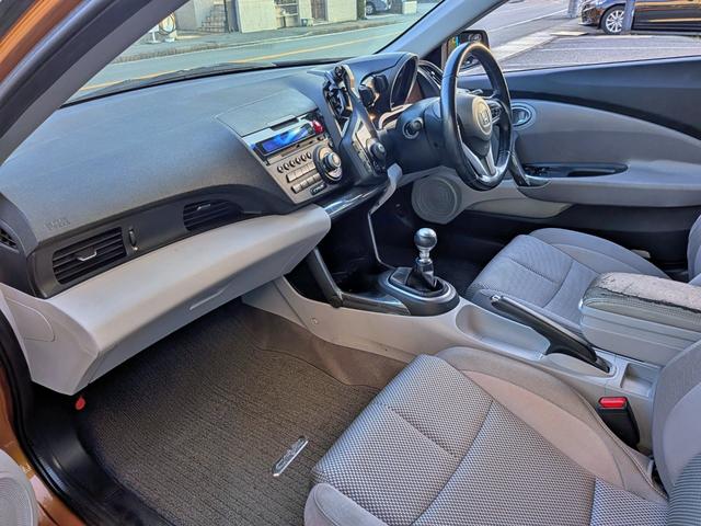CR-Z α 6MT/ダウンサス/社外マフラー&ウィング/クルコン/スマートキー/ステリモ/HID/フォグ/オートライト/オートAC/CD/AUX/外17AW/外タワーバー/VSA/バニティミラー/ウィンカーミラー(41枚目)