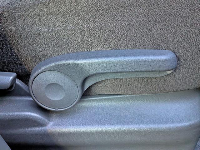 ソリオ Ｘ　ＵＳＢ／Ｂカメラ／電動スライド／スマートキー／禁煙／ＡＵＸ／純ＣＤ／オートＡＣ／助手席アンダーボックス／ステリモ／純１４ＡＷ／バニティミラー／シートリフター（33枚目）